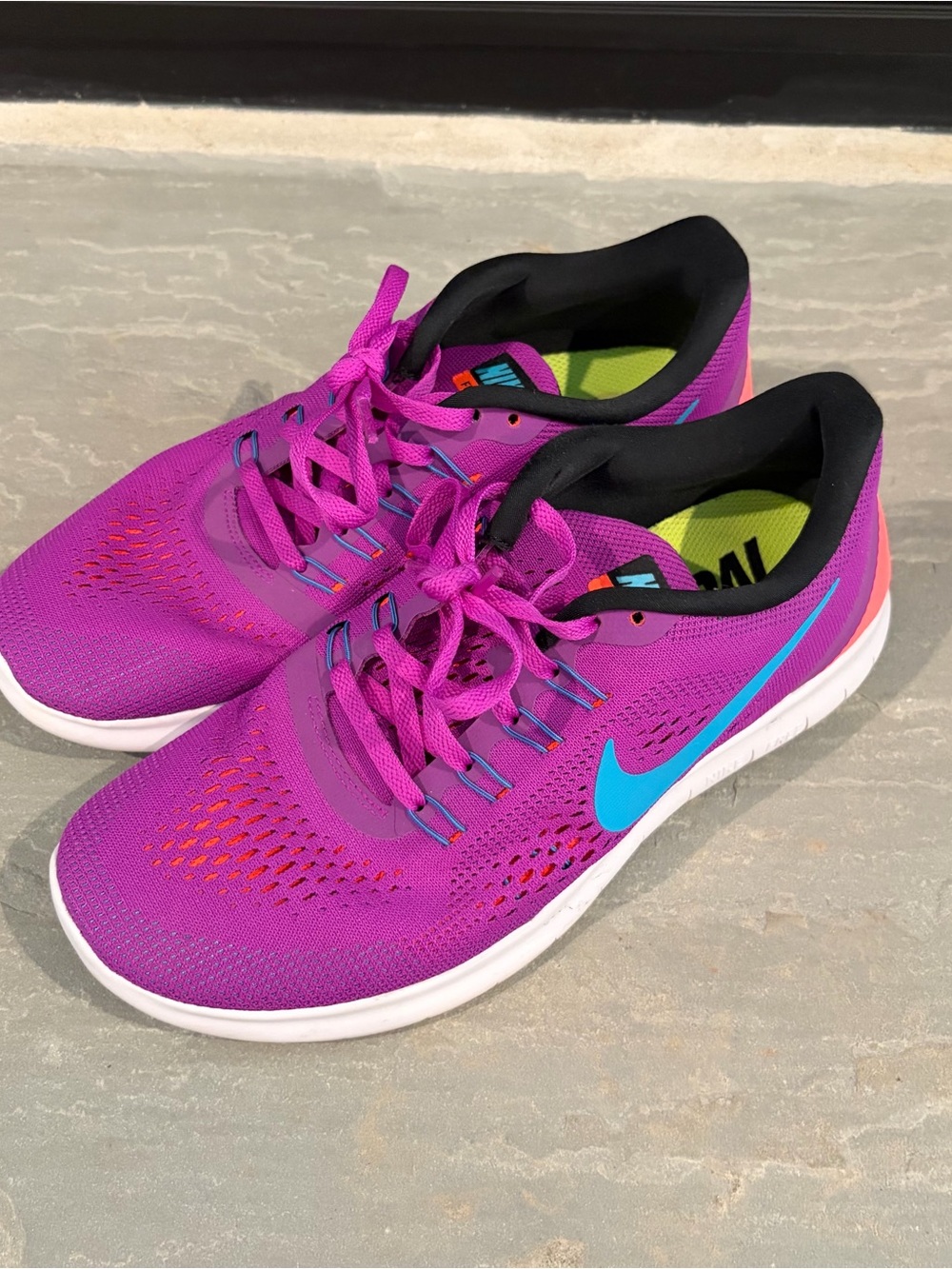 Nike Women's Free RN Sneakers Size 8